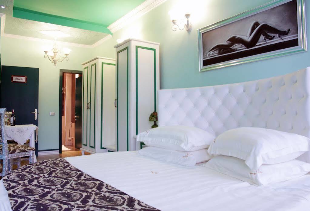 Hotel Boutique Villa Fernando Tirana Extérieur photo